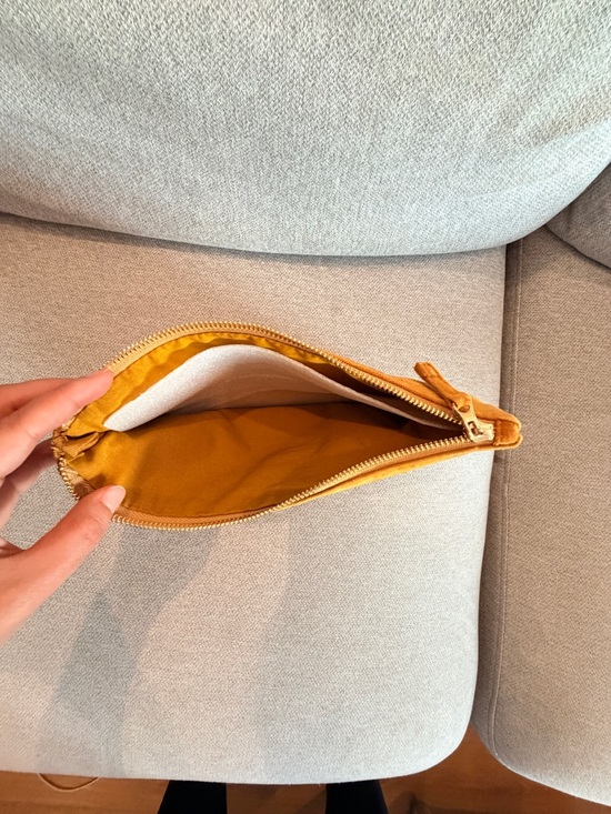 Sezane velvet pouch - Picture 3 of 3